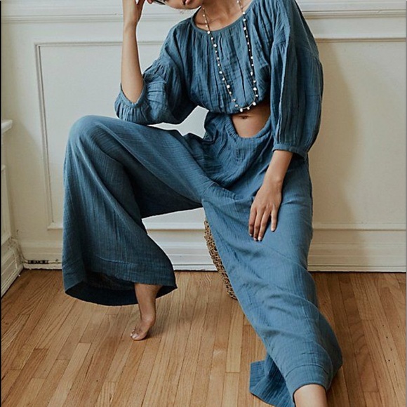 Free People Other - Free people ready for escape set